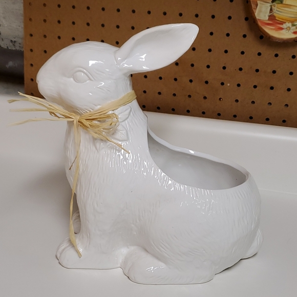 🆕️ Ceramic Bunny planter - Picture 1 of 4